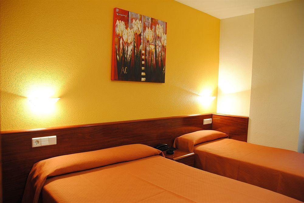 Hotel Playa Poniente Gijón Buitenkant foto