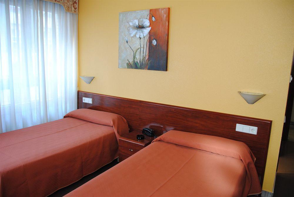 Hotel Playa Poniente Gijón Buitenkant foto
