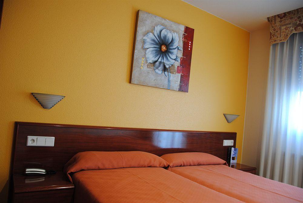 Hotel Playa Poniente Gijón Buitenkant foto
