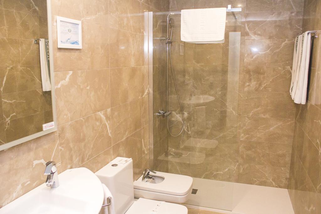 Hotel Playa Poniente Gijón Buitenkant foto